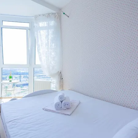 Stylish Views Apartments In The Parasol. Parus .Obolonskaya Embankment Kyiv Exterior photo