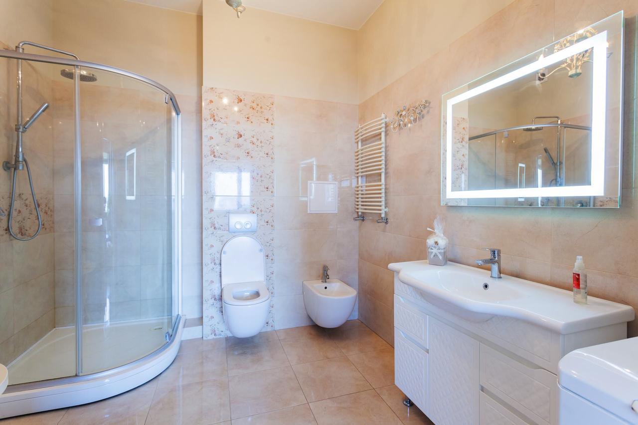 Stylish Views In The Parasol. Parus .obolonskaya Embankment Apartment *